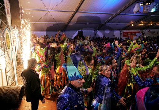 Lundi : Sortie des sociétés folkloriques et musicales et remise des prix.