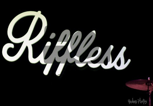 Riffless 001